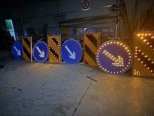 漯河漯河河南太阳能自发光交通路标牌厂家